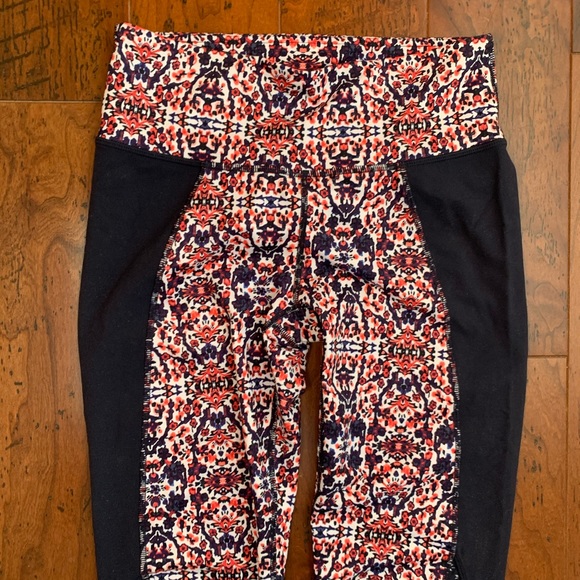 Athleta // practically nwot paisley Capri small - Picture 2 of 13